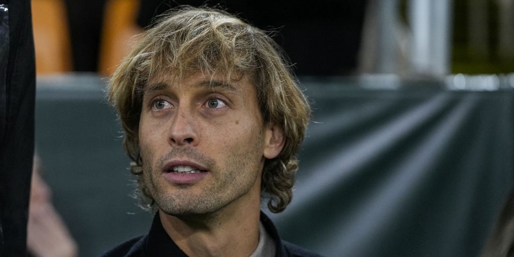 Long Distance Love: Feelings Remain