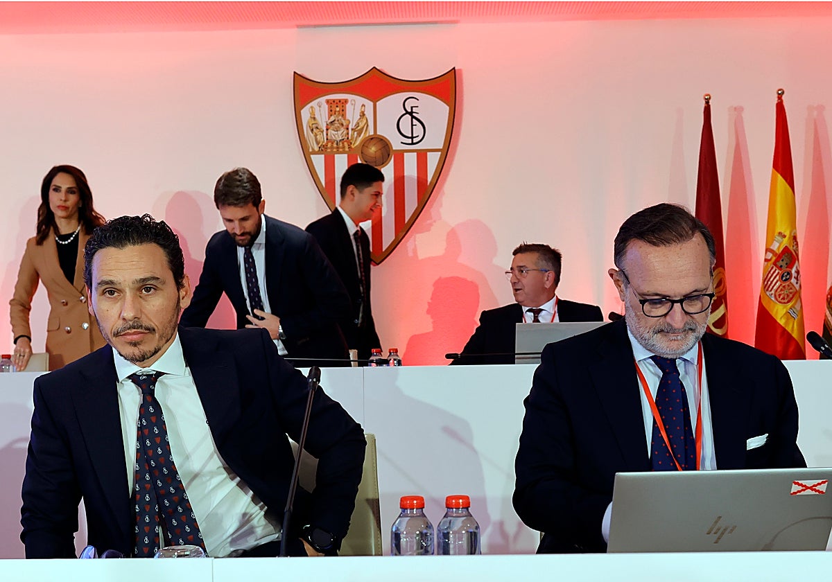 Del Nido Carrasco y Alberto Pérez-Solano, en la pasada junta de accionistas del club