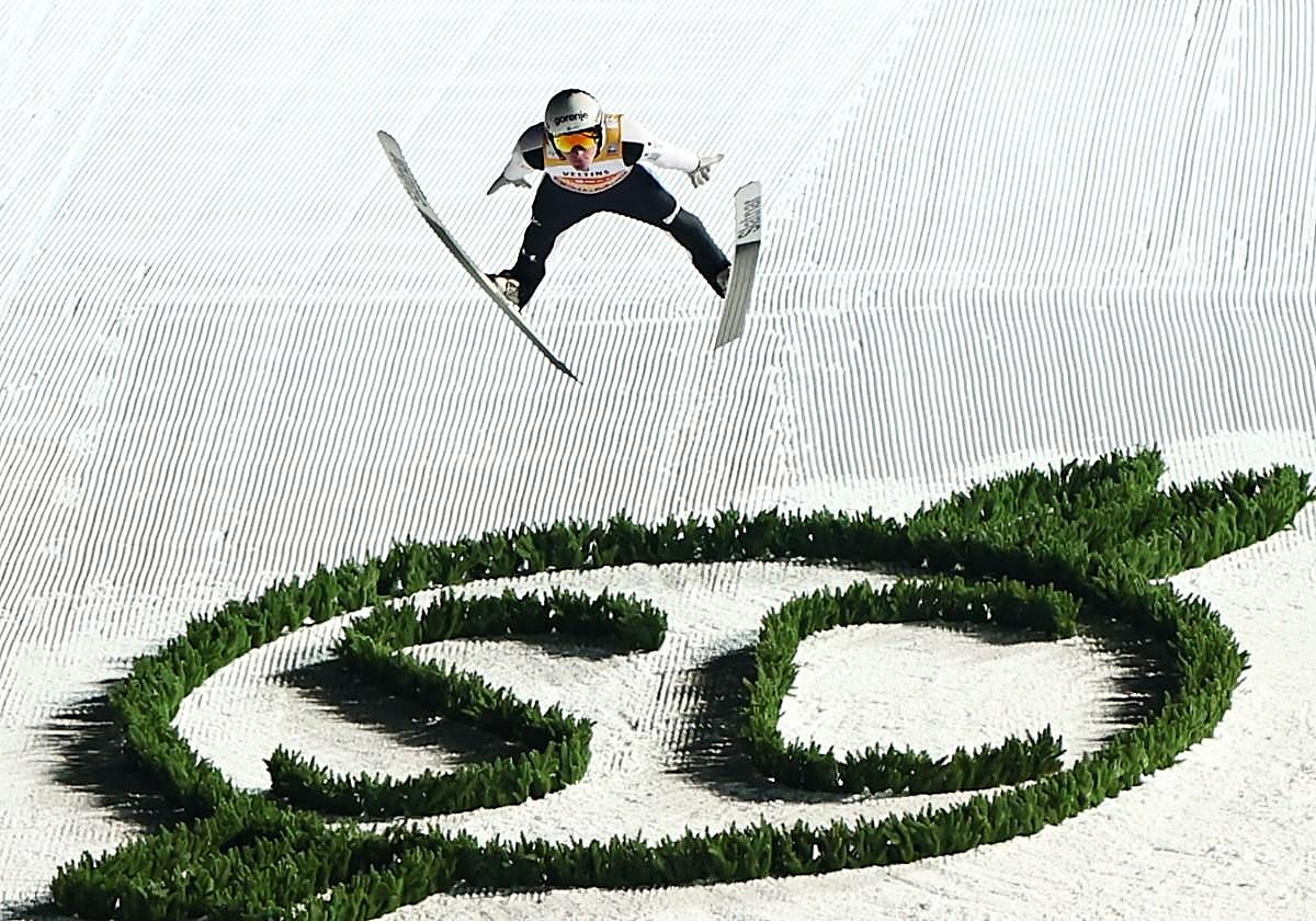 Saltos de esquí de año nuevo: horario, dónde ver en televisión y online gratis y qué saltadores participan