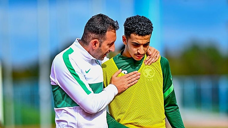 Sergio Piernas, en un entrenamiento con sus pupilos olímpicos árabes