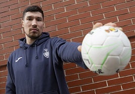 Álex Dujshebaev posa para ABC antes de viajar al Europeo