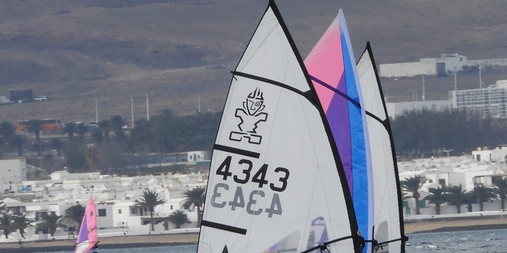 Ricardo Jiménez conquista en Arrecife la Copa de España de Windsurfer