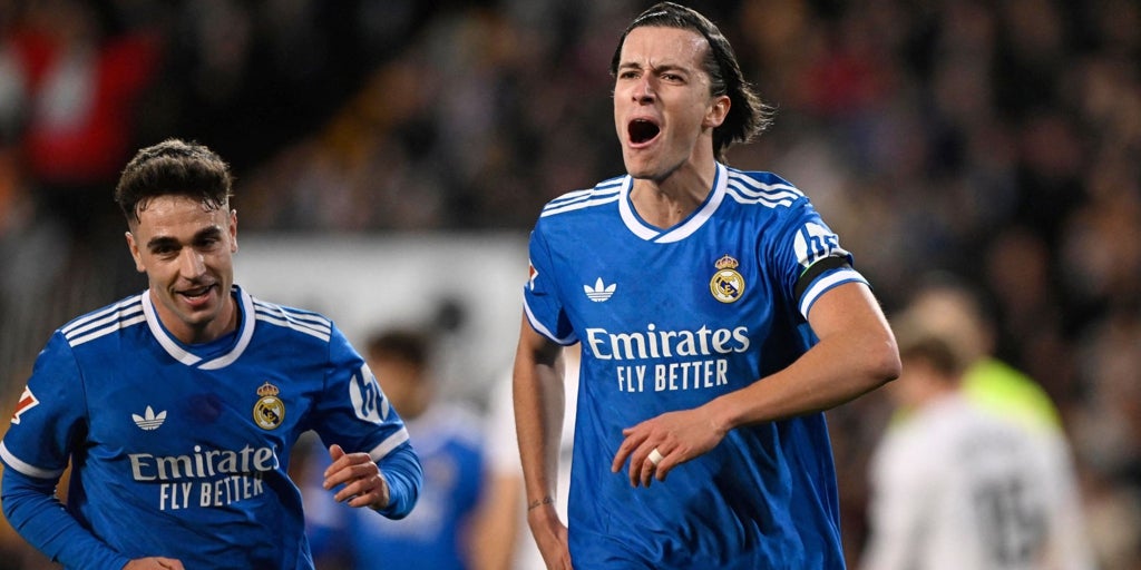 Carreras y Mbappé mantienen al Madrid a un punto del Barça