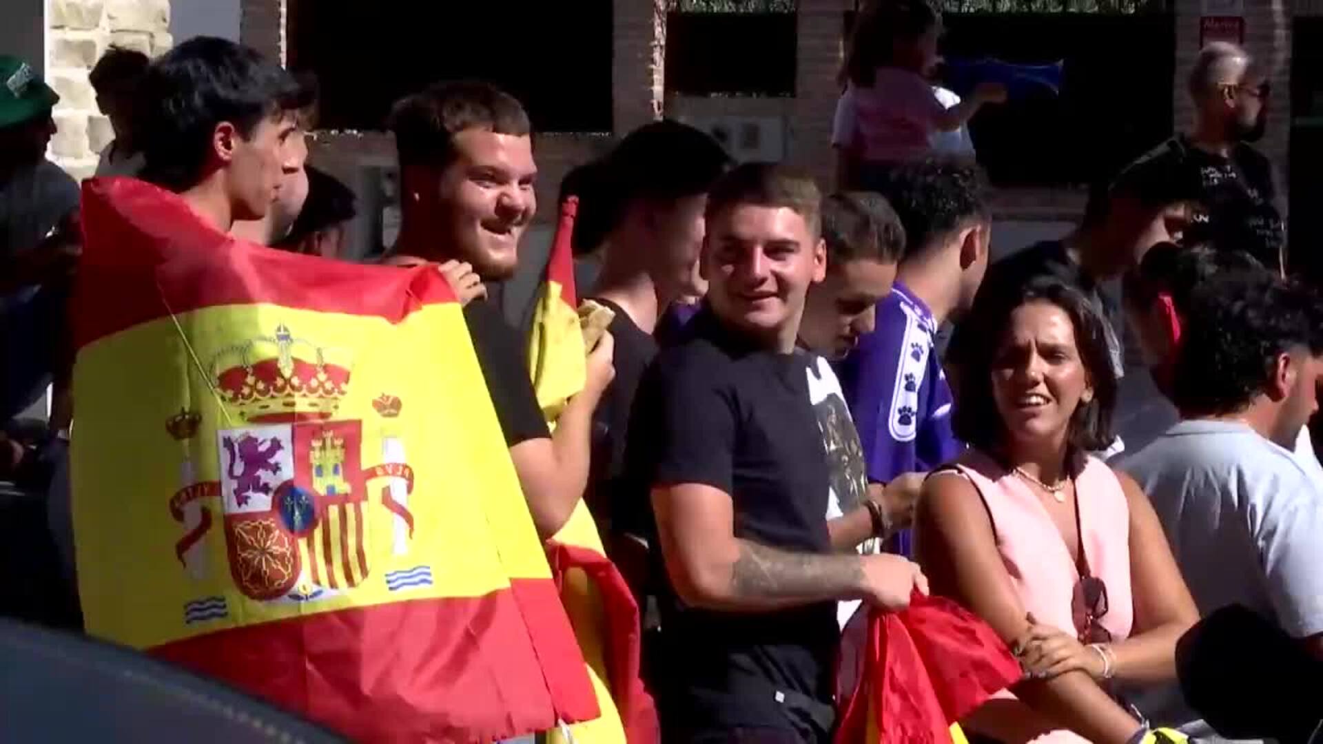 Concentración propalestina en la salida de la última etapa de la Vuelta