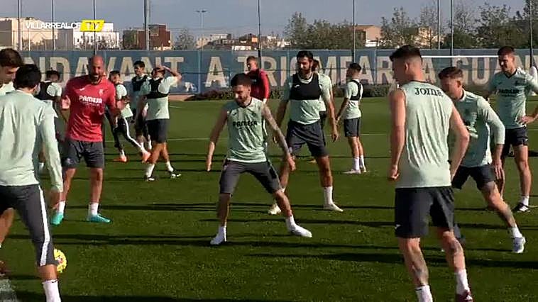 Setién trabaja ya con todos los internacionales pensando en la Real Sociedad