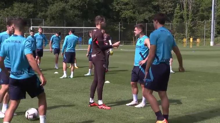 La Real Sociedad se entrena pensando en el partido del domingo en el Metropolitano ante el Atlético