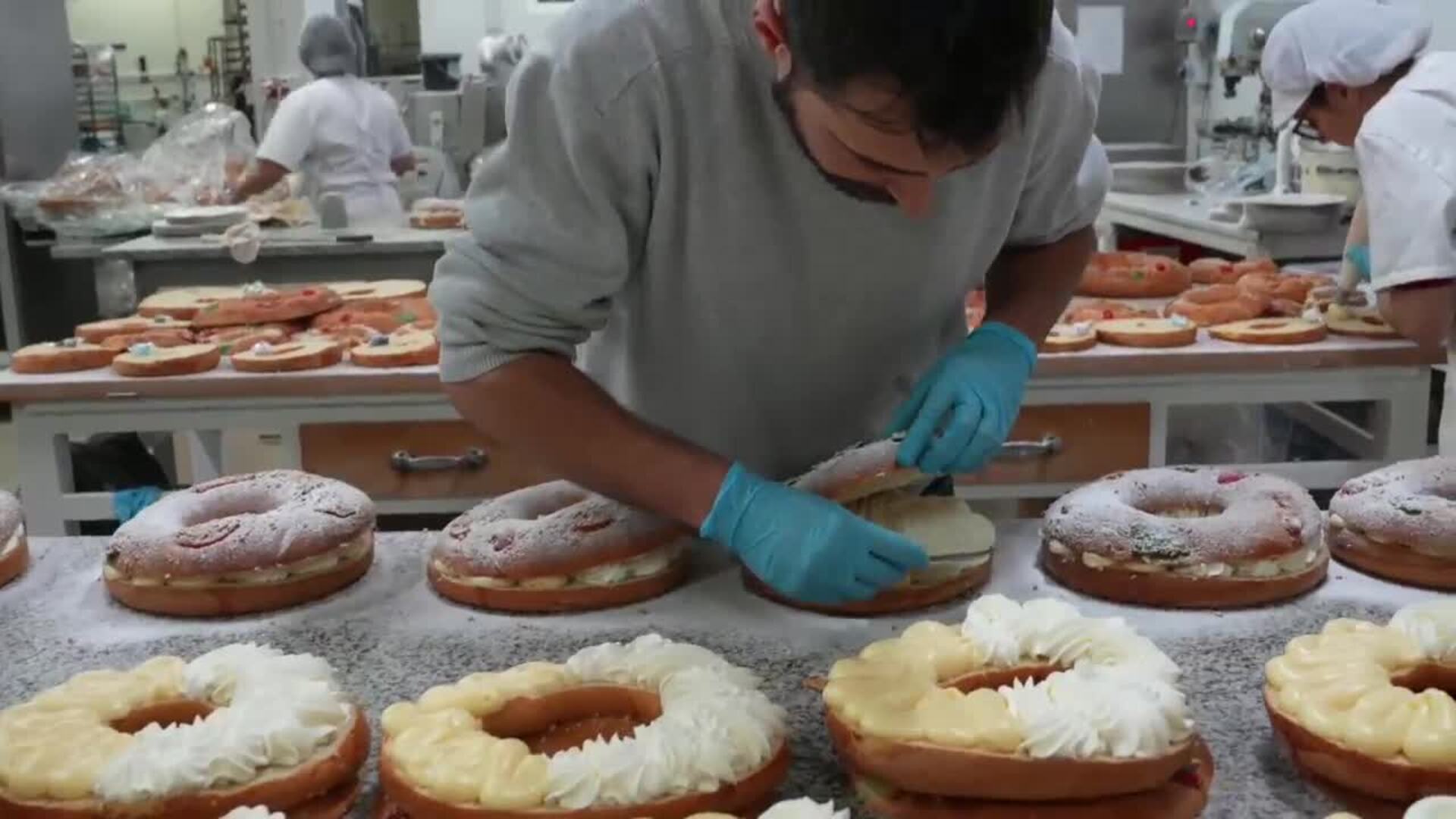 Pastelería Tudanca esconde 15 entradas para el Arandina-Real Madrid en los roscones de Reyes