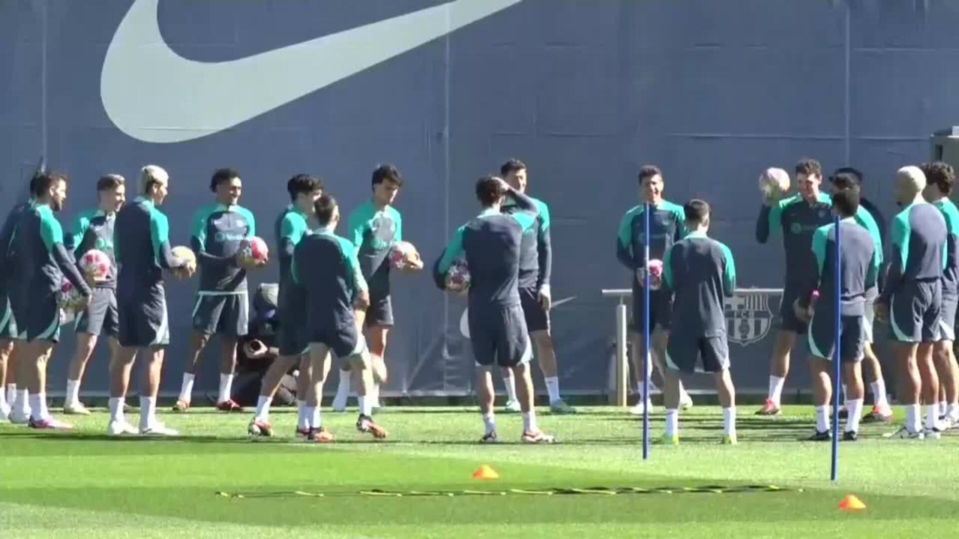 Último entrenamiento del FC Barcelona antes del partido ante el Nápoles