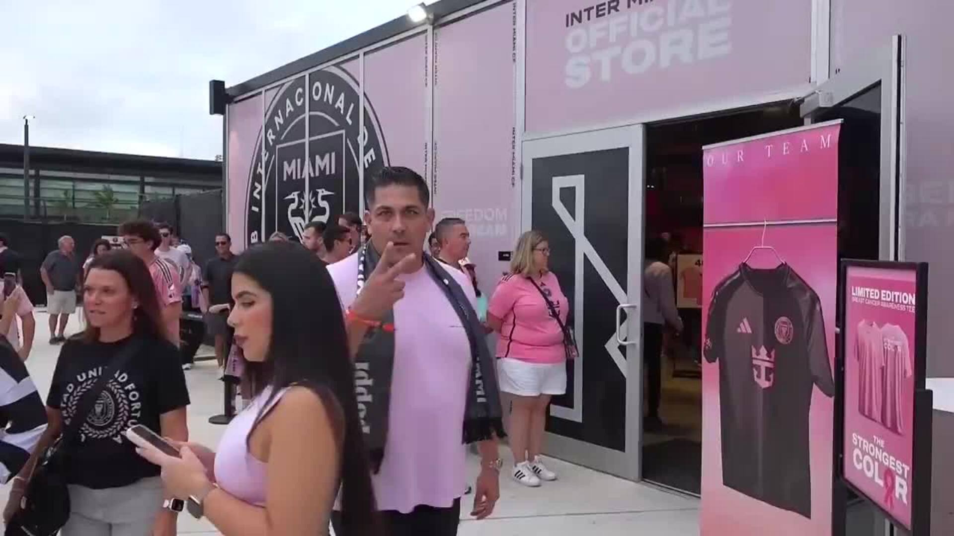 Los hinchas del Inter Miami comienzan a rendir homenajes de despedida a Sergio Busquets