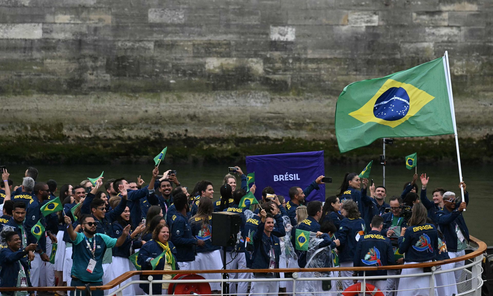 Los deportistas de Brasil durante el recorrido 