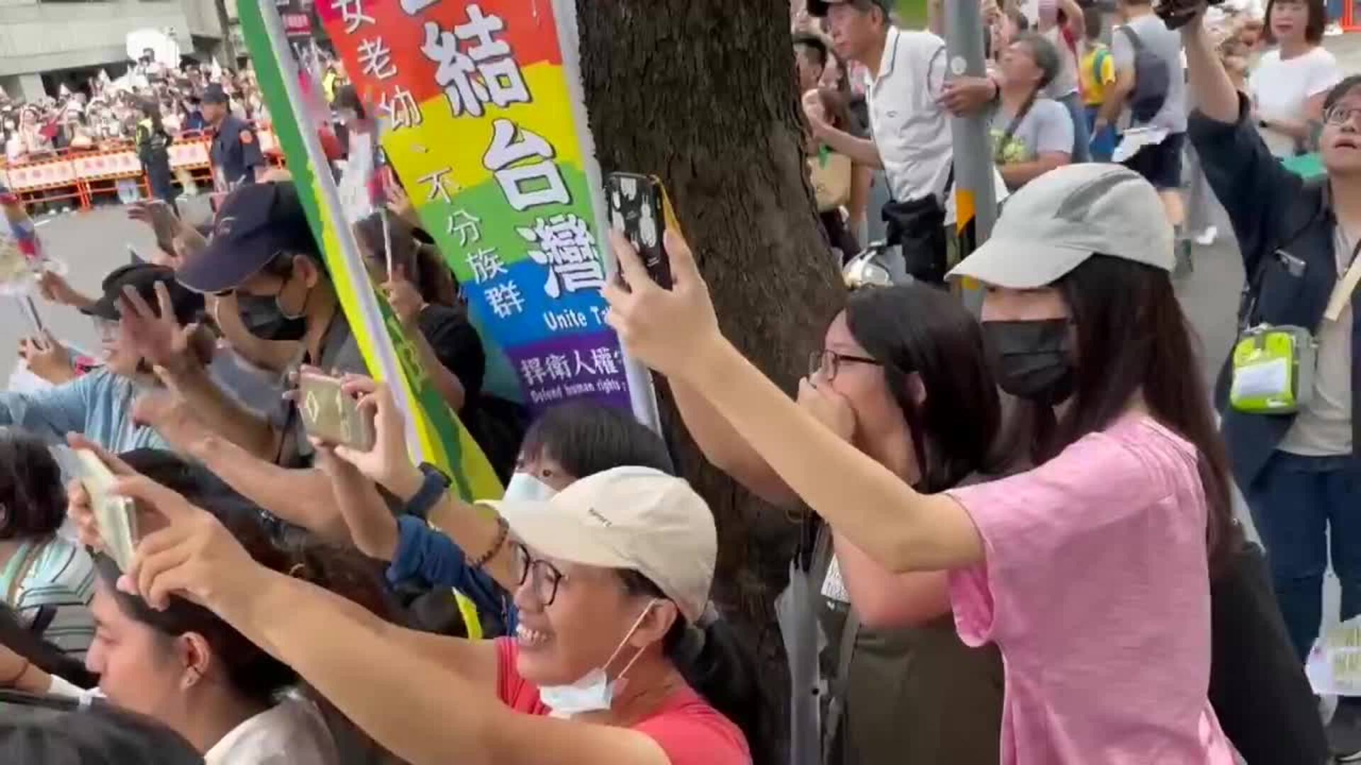 Miles de taiwaneses homenajean a la delegación olímpica que participó en los Juegos Olímpicos de París