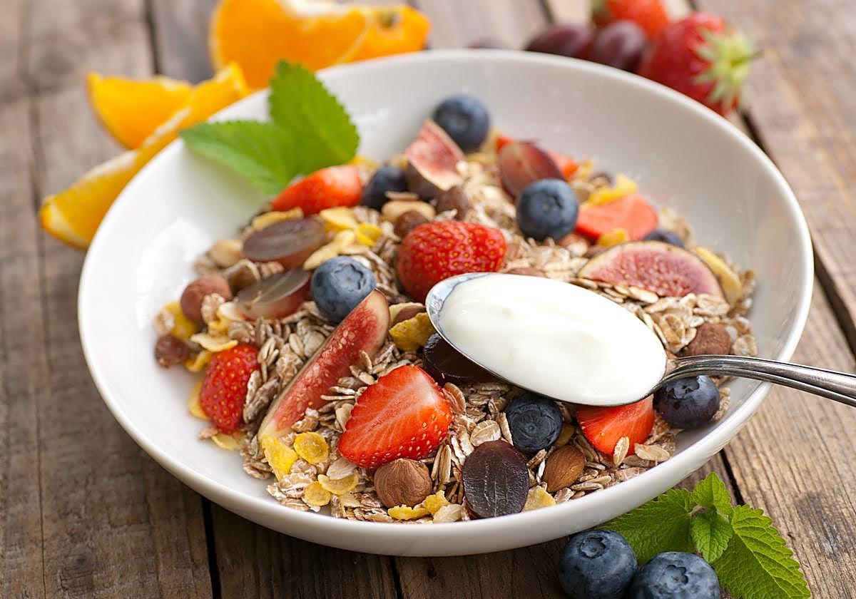 Un médico experto en longevidad desvela el alimento que come todos los días: «Es el santo grial»