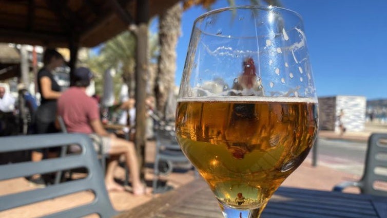 La forma de pedir una cerveza en España que molesta terriblemente a los camareros: «Es la frase del manual del cuñao»