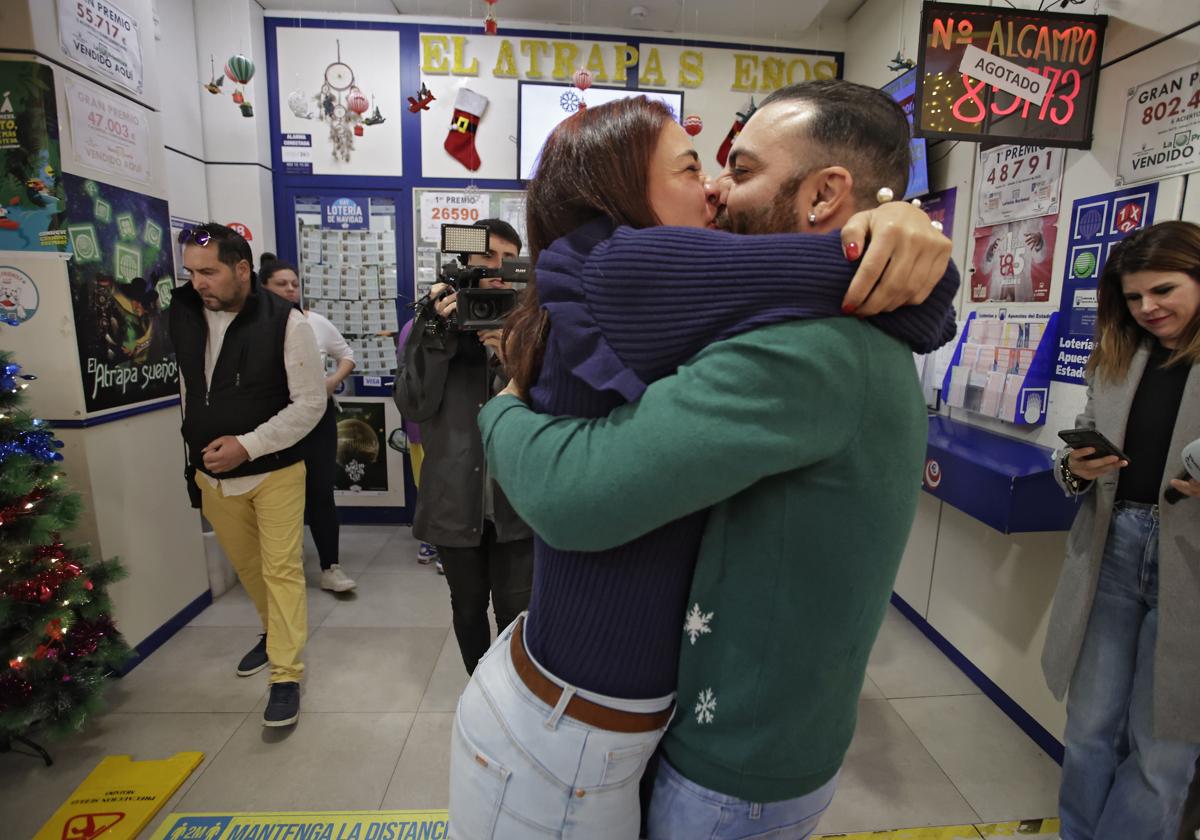 Esto es lo que pasa si tienes un premio de la Lotería de Navidad 2023 con tu pareja y te separas