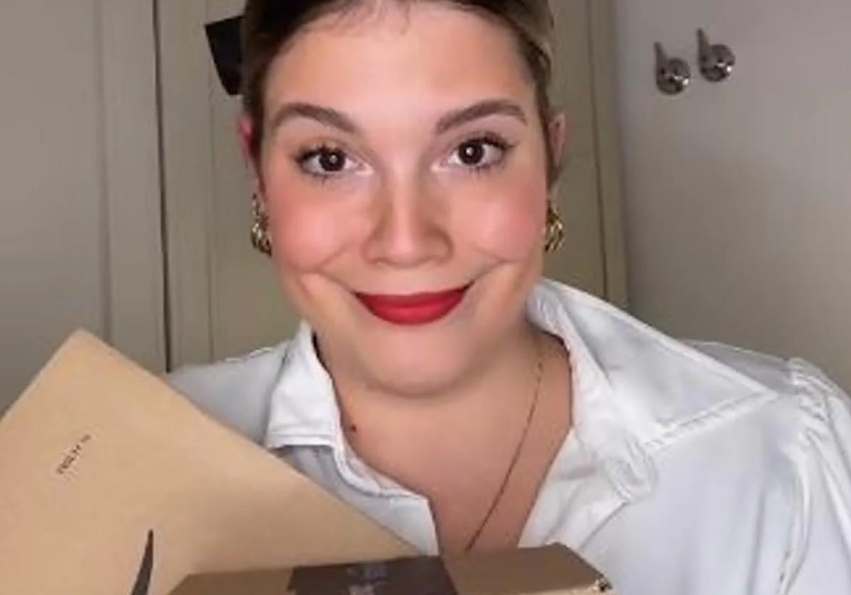 «A lo mejor me despiden, pero...»: el regalo de una empleada a su jefe por el amigo invisible