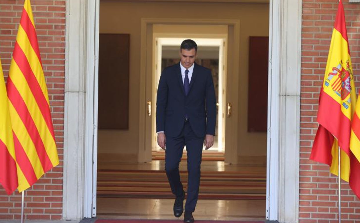 Un Gobierno de asalto a las instituciones para un país en economía de guerra