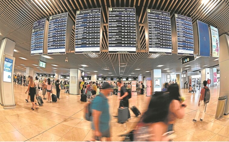 La inflación dispara las reservas turísticas de última hora y acorta los viajes