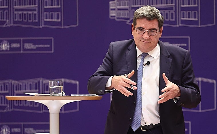 Escrivá impondrá por decreto comisiones del 0,4% máximo para los nuevos planes de pensiones de empleo