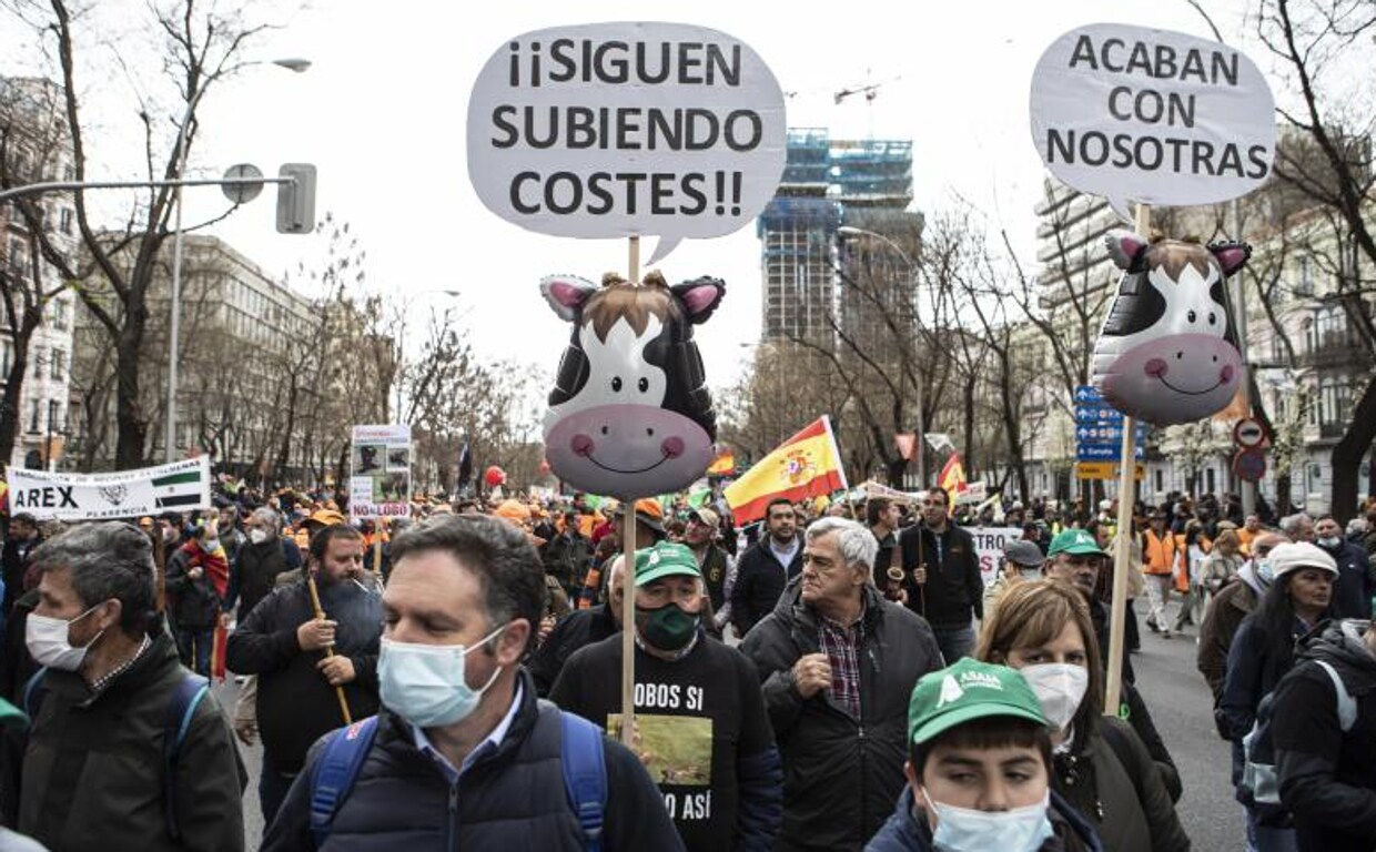 Agricultores y ganaderos junto a la caza protagonizaron una histórica manifestación en Madrid el 20 de marzo