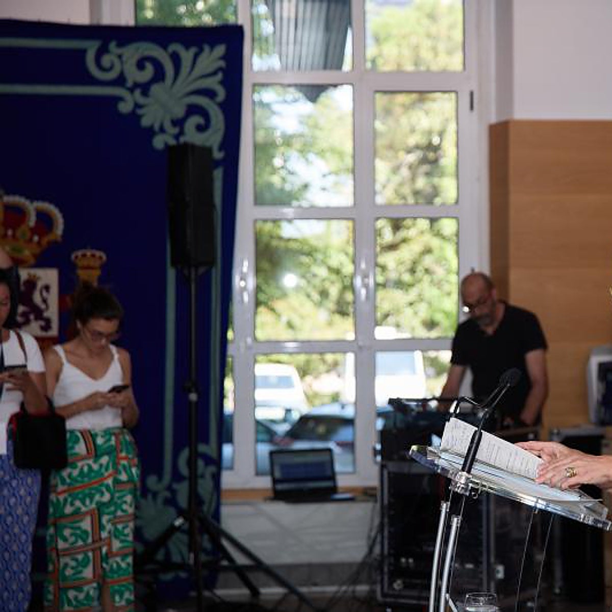 Ribera afirma que «en ocho meses» podría estar operativo el gasoducto en Cataluña para llevar gas a Europa