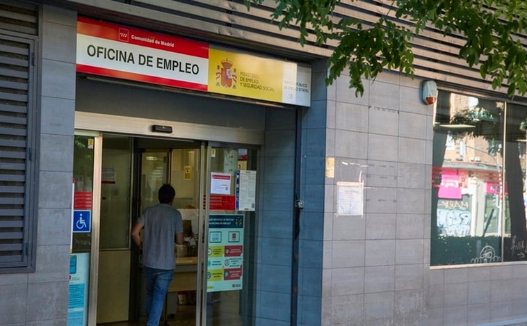 El Gobierno reconoce el desplome del empleo y espera una destrucción de 187.000 puestos de trabajo en agosto