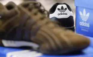 rima Varios abdomen El CEO de Adidas anuncia su marcha de la compañía en 2023
