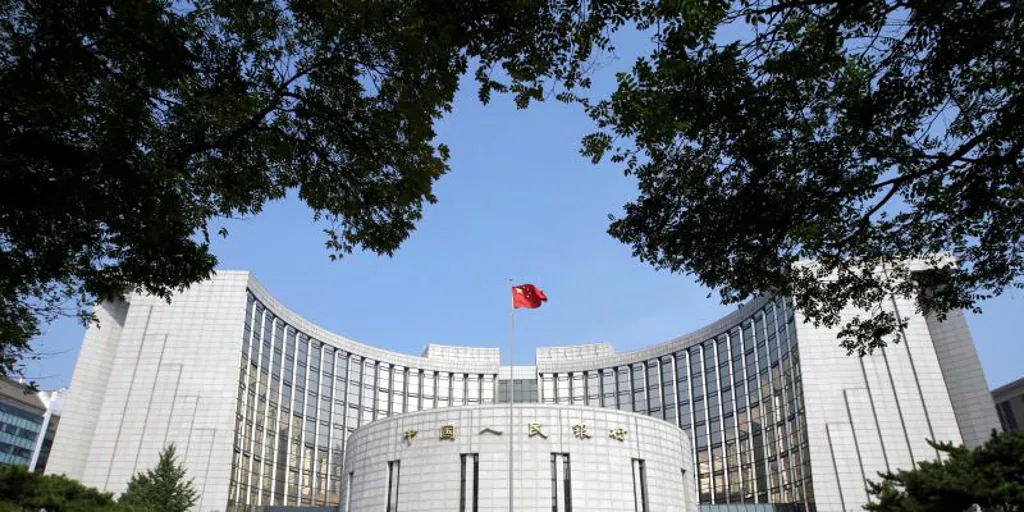 China cuts interest rates on loans as economic growth slows