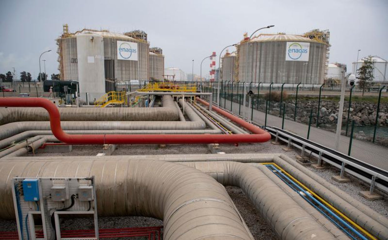 Planta regasificadora de Enagás en Barcelona