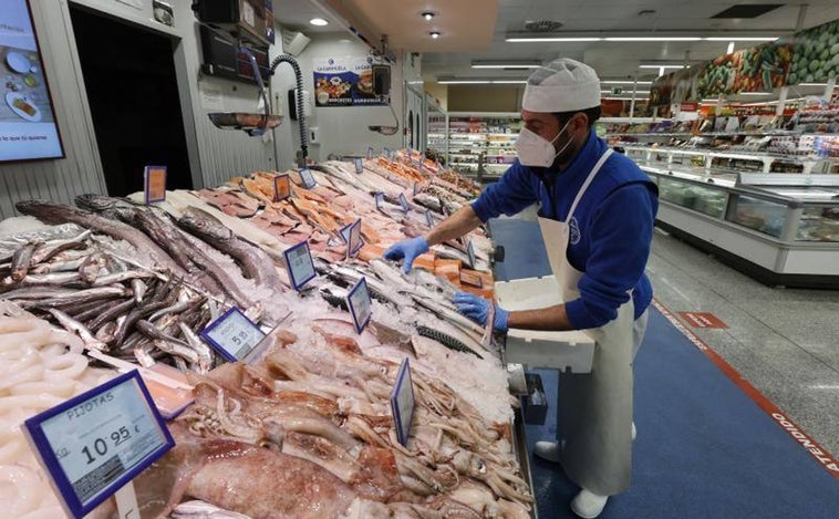 Los productos básicos se disparan más de un 15% en los supermercados, la mayor subida en 34 años