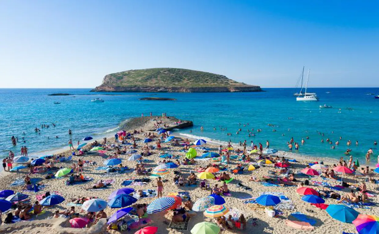 El turismo patrio vuelve a tirar de la actividad turística en el litoral español