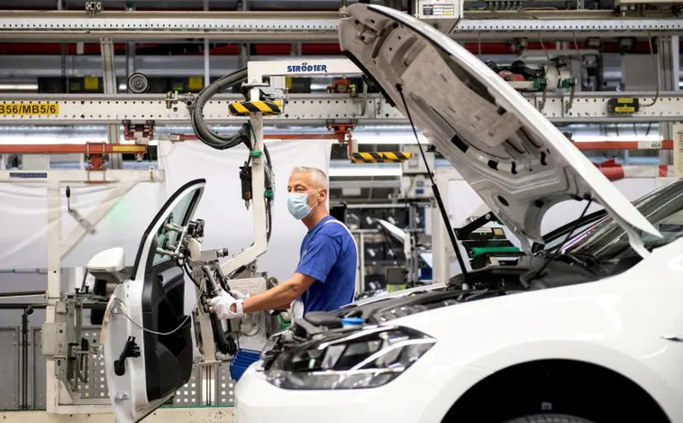 El Gobierno sube a 400 millones las ayudas a Volkswagen tras sus amenazas con la gigafactoría