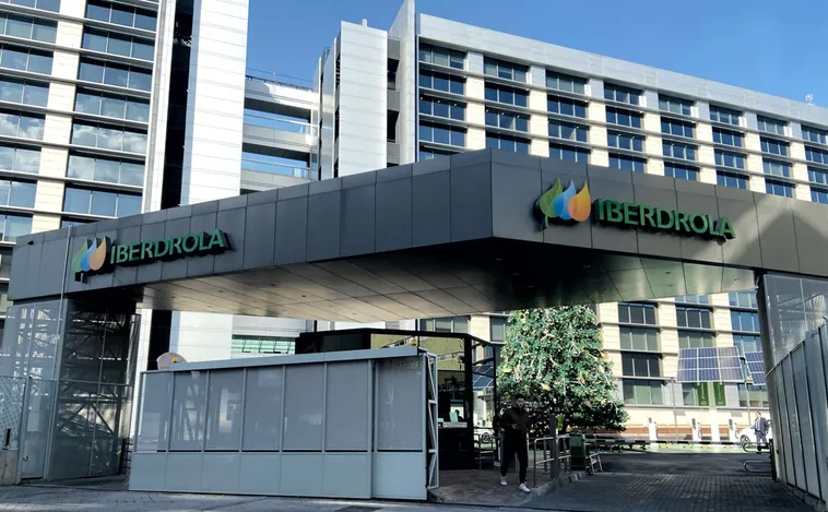 Iberdrola ganó 3.104 millones hasta septiembre a pesar de caer un 14% su negocio en España