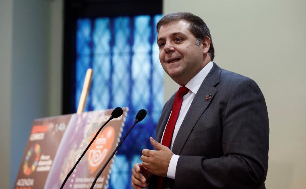El presidente de Correos, Juan Manuel Serrano