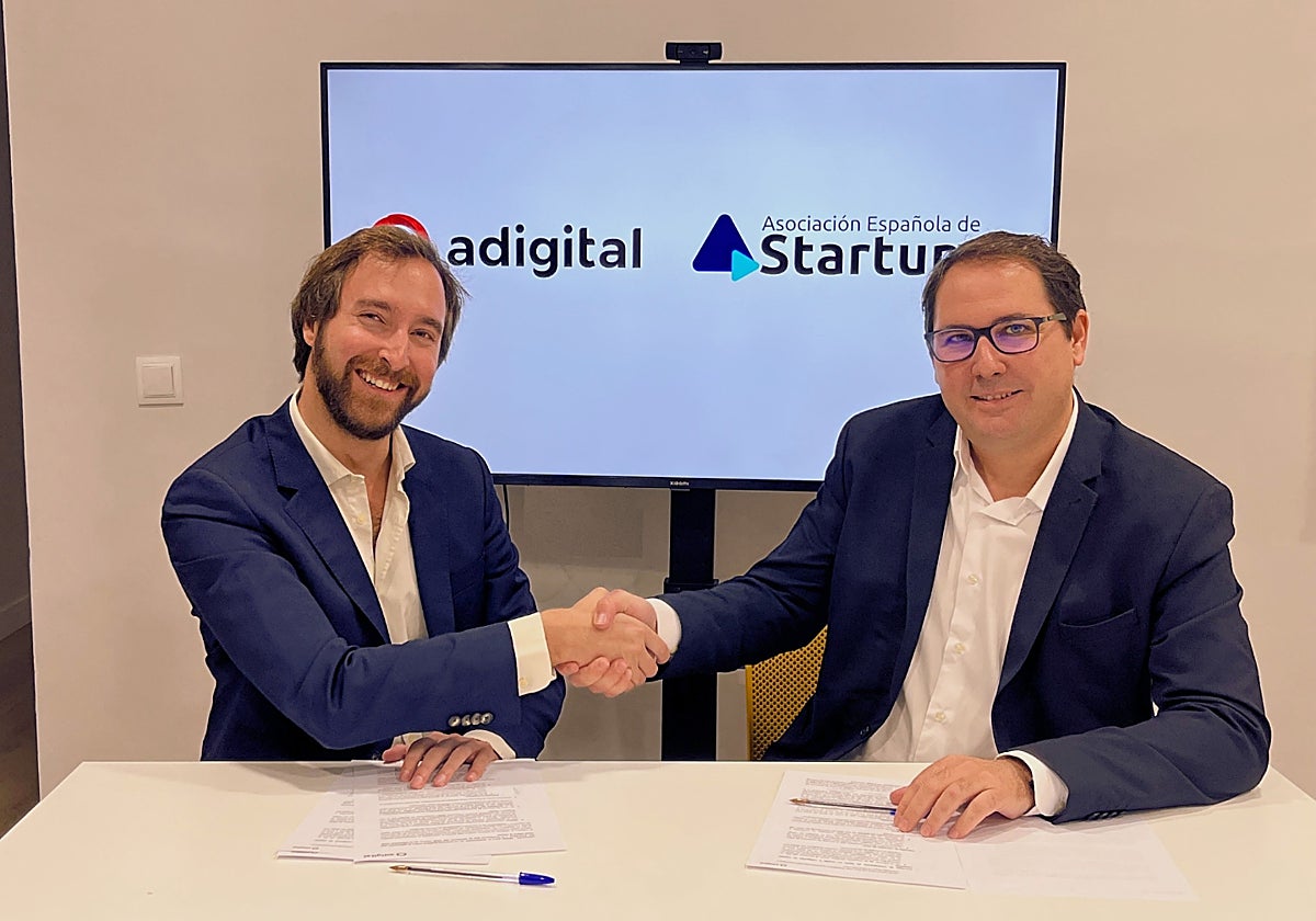 De izquierda a derecha, Carlos Mateo, presidente de la Asociación Española de Startups, y César Tello, director general de Adigital