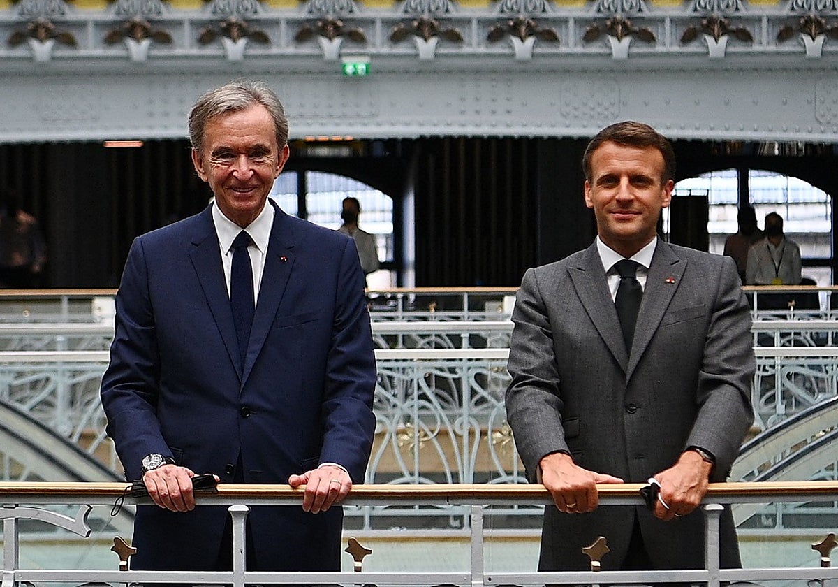 BErnard Arnault, junto a Emmanuel Macron