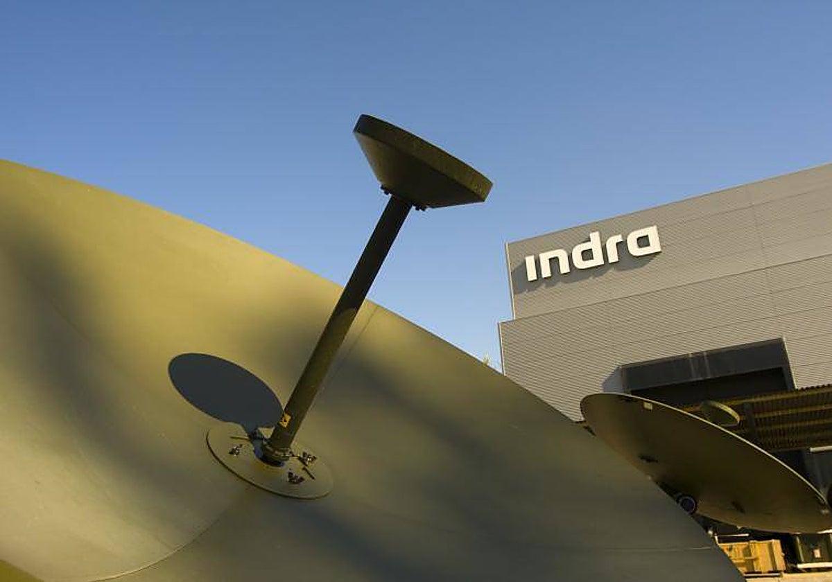 La CNMV no ve suficientes indicios de una acción concertada para tomar el control de Indra, pero tomará medidas para que no se repita