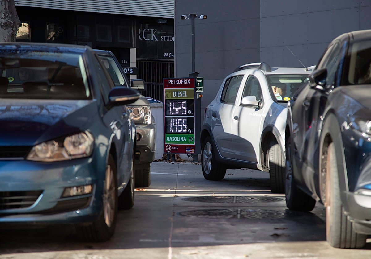 Varios vehículos aprovechaban el descuento en Barcelona el último día del año
