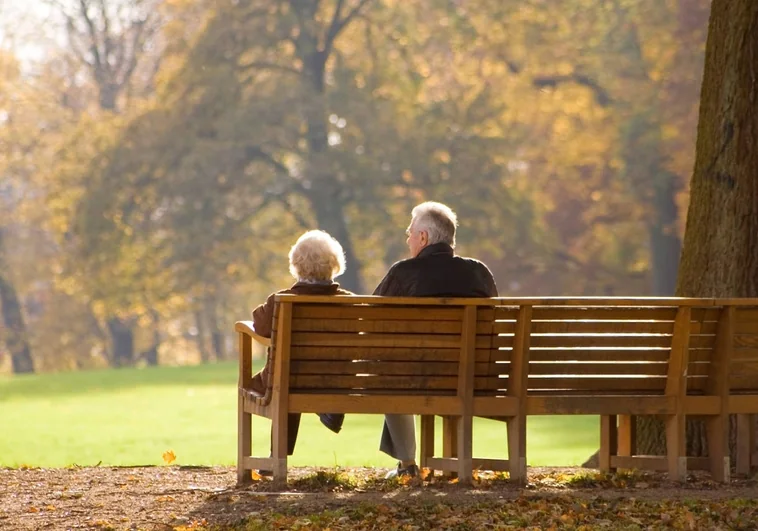 Cuándo cobran los jubilados las nuevas pensiones: fecha en Caixabank, BBVA, ING y Santander