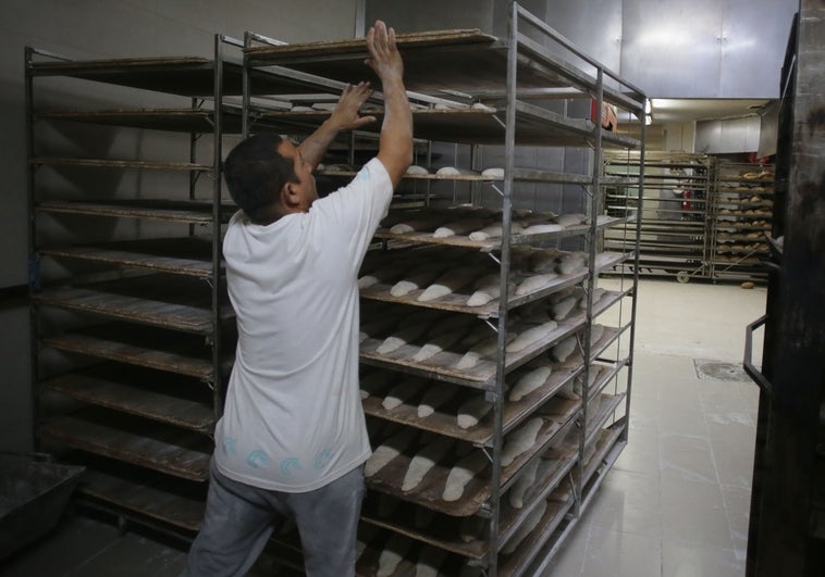 El alza de cotizaciones amenaza con agravar la caída de autónomos