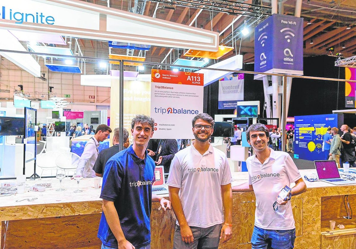 Diego Vilda (CEO de Trip2Balance), Peter Berna (data analyst) y Santiago Bergs (CTO)