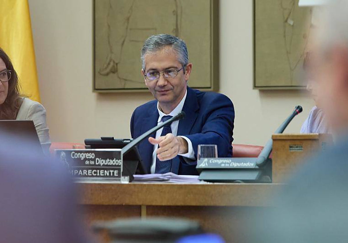 El gobernador del Banco de España, Pablo Hernández de Cos, en el Congreso