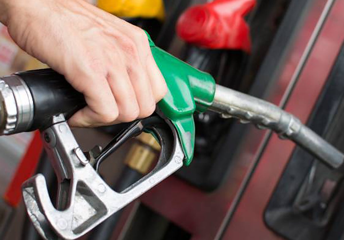 El precio del gasóleo cae a niveles de marzo de 2022 pese al veto de la UE a las importaciones de Rusia