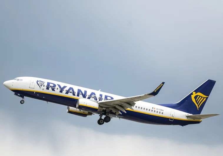 Ryanair pacta con los sindicatos subidas salariales de casi el 3% anual para los pilotos