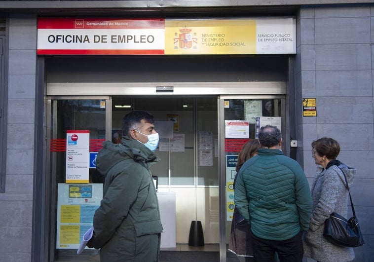 Irlanda busca trabajadores españoles por sueldos desde 33.000 euros: requisitos y puestos