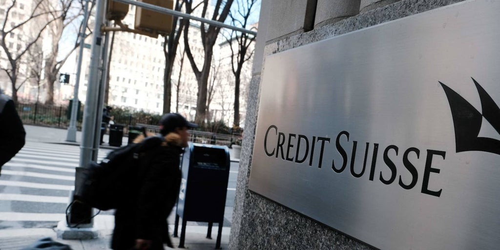 Credit Suisse paga apoyo al Banco Nacional de Suiza tras derrumarse en Bolsa hasta un 30%