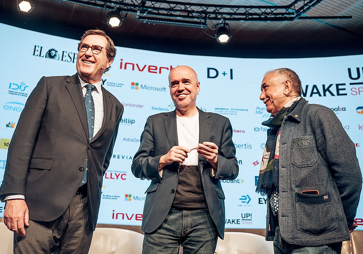 El presidente CEOE, Antonio Garamendi; el secretario general de CC.OO., Unai Sordo y el secretario general de UGT, Pepe Álvarez