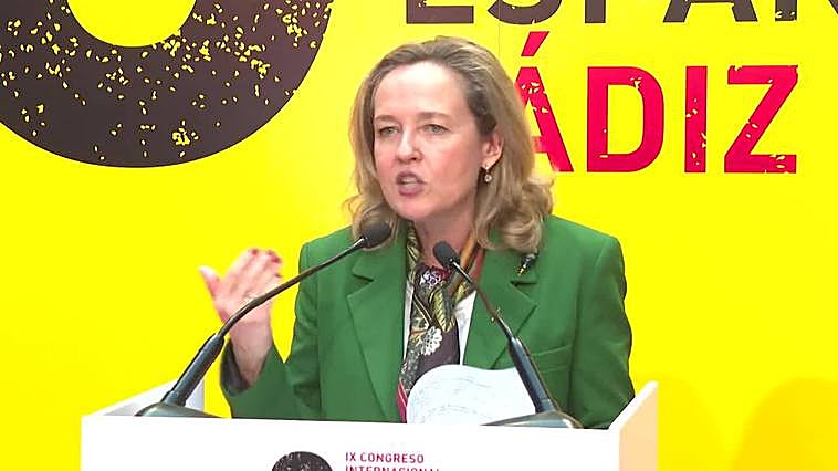 Calviño apuesta en el Congreso de la Lengua por que la inteligencia artificial "piense en español"