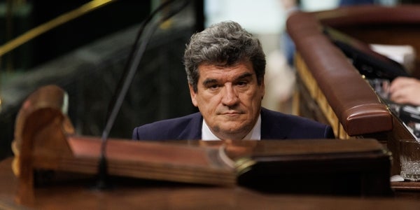 El Congreso da luz verde a la reforma de pensiones de Escrivá que elevará las cotizaciones de empresas, autónomos y asalariados