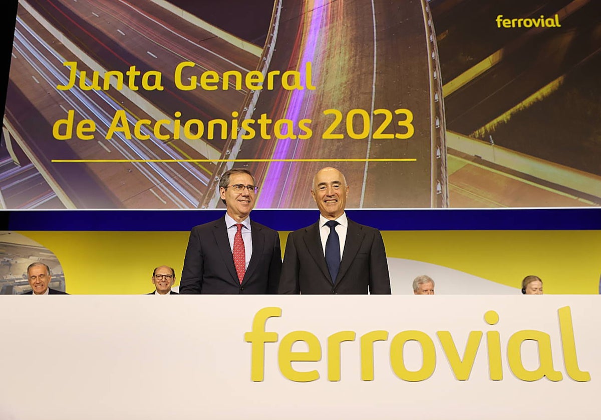 Ignacio Madridejos, CEO de Ferrovial, y Rafael del Pino, presidente de Ferrovial, en la junta general de accionistas
