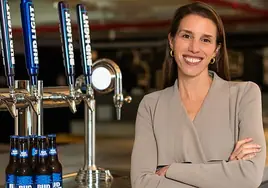 Alissa Heinerscheid, vicepresidenta de marketing de Bud Light, abandona su cargo tras la polémica colaboración con la influencer trans